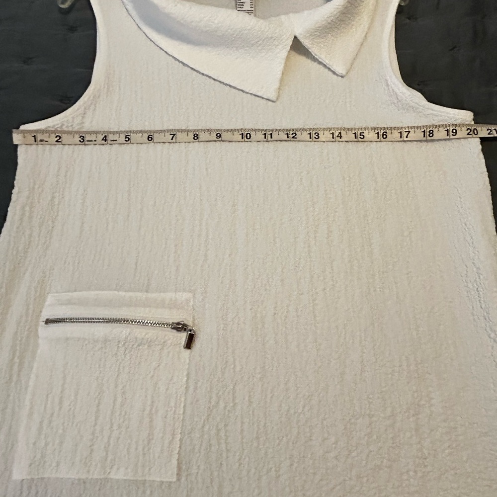 Joseph Ribkoff Cream Textured Sleeveless Top with Zip Pocket Size 12 - Picture 7 of 8
